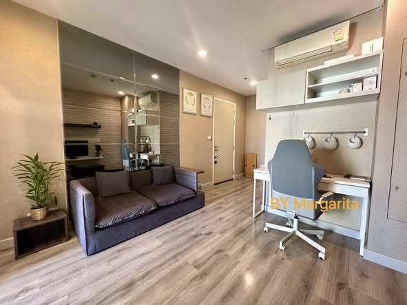 living room and room interior of Centric Sathon-St Louis
