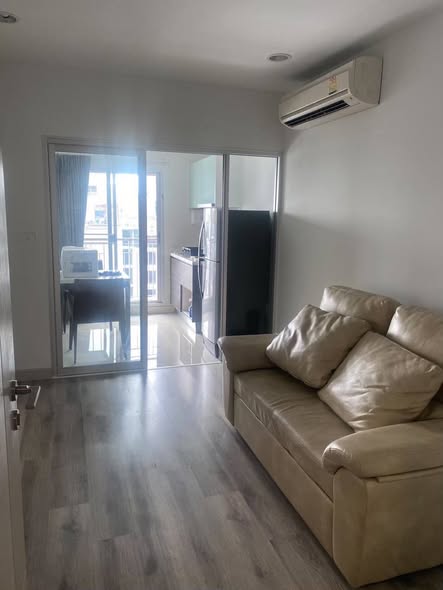 living room and room interior of Centric Sathon-St Louis