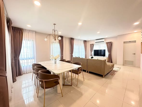 room interior of Centro Bangna