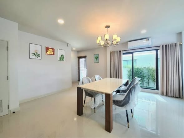 room interior of Centro Bangna