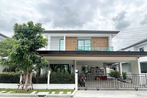 Centro Wongwaen-Chatuchot เซนโทร วงแหวน-จตุโชติ