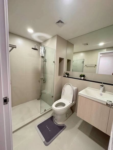 bathroom of Cerocco Bangna 36