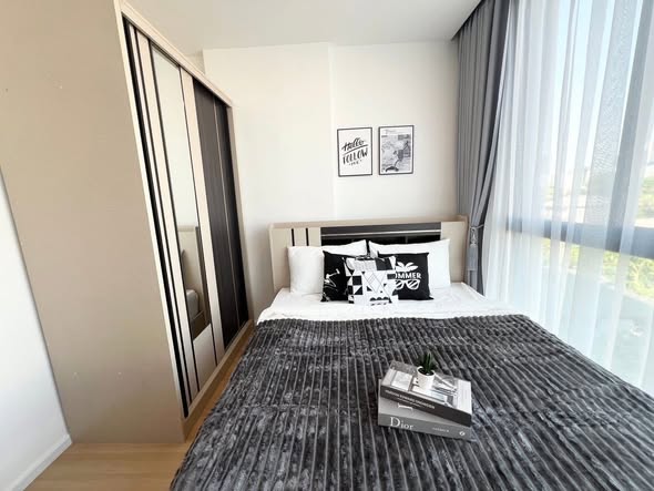 bedroom and room interior of Cerocco Bangna 36
