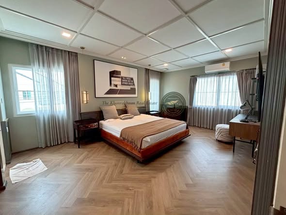 bedroom and room interior of Chaiyapruek Bangna KM15
