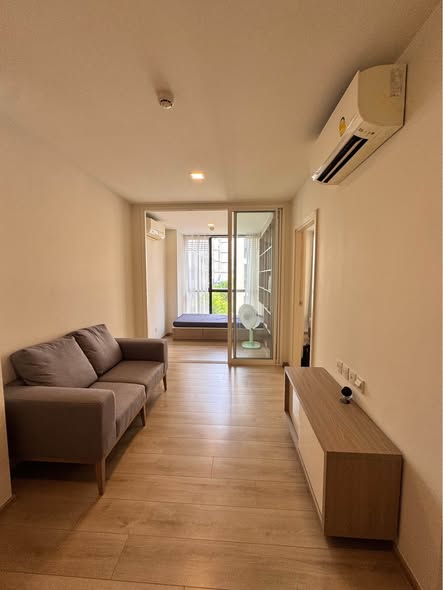 bedroom and living room of CHAMBERS On Nut Station, Sukhumvit Soi 81