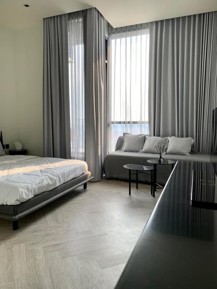 bedroom and room interior of Chapter Charoennakhon–Riverside