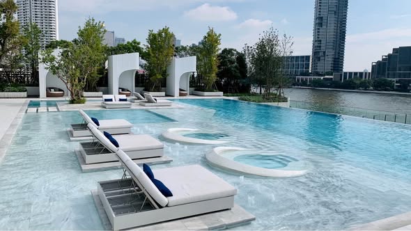 pool of Chapter Charoennakhon–Riverside