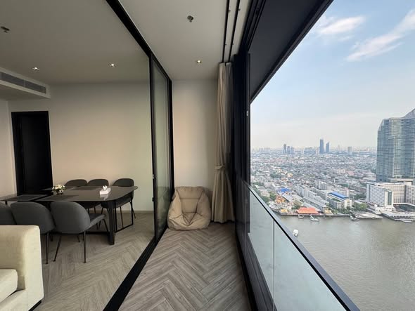 room interior of Chapter Charoennakhon–Riverside