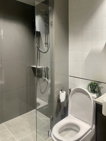 room interior and bathroom of Chapter Chula-Samyan
