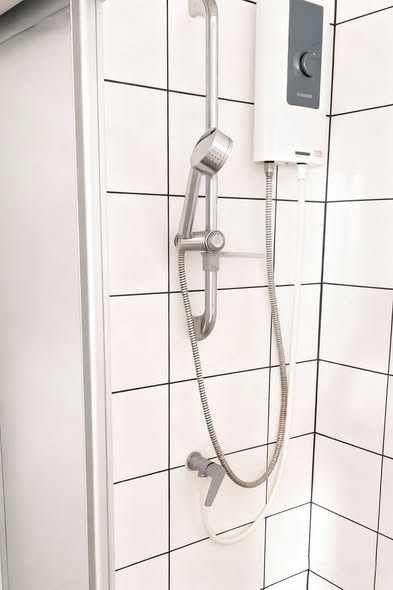 bathroom of Chapter One Eco Ratchada-HuaiKhwang