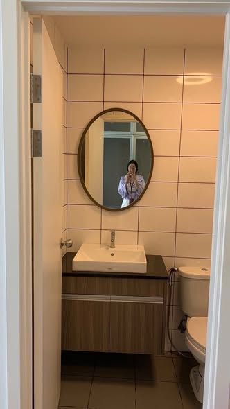 bathroom of Chapter One Eco Ratchada-HuaiKhwang