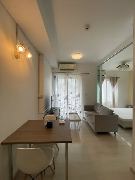 living room and room interior of Chapter One Eco Ratchada-HuaiKhwang