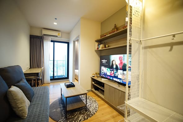 bedroom and living room of Chapter One Midtown Lat Phrao 24