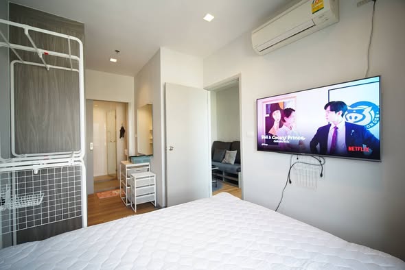 bedroom and room interior of Chapter One Midtown Lat Phrao 24
