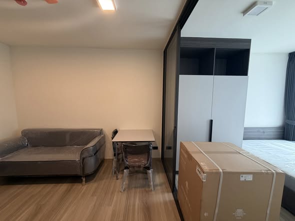 bedroom and room interior of CHAPTER ONE MORE KASET