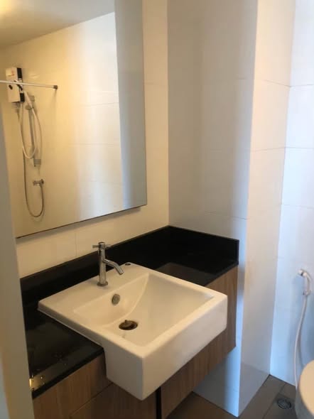 bathroom of Chapter One The Campus Kaset