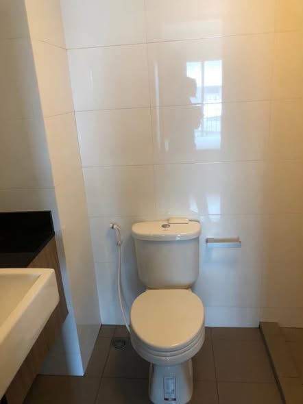 bathroom of Chapter One The Campus Kaset