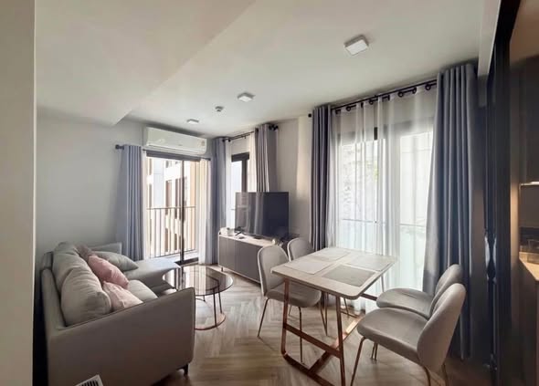 bedroom and living room of CHAPTER THONGLOR 25