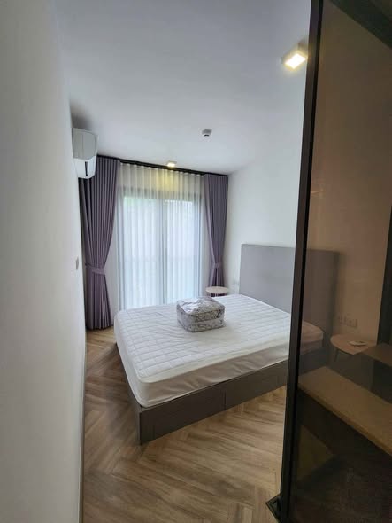 bedroom and room interior of CHAPTER THONGLOR 25