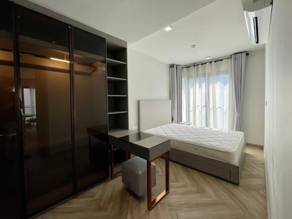 bedroom and room interior of CHAPTER THONGLOR 25