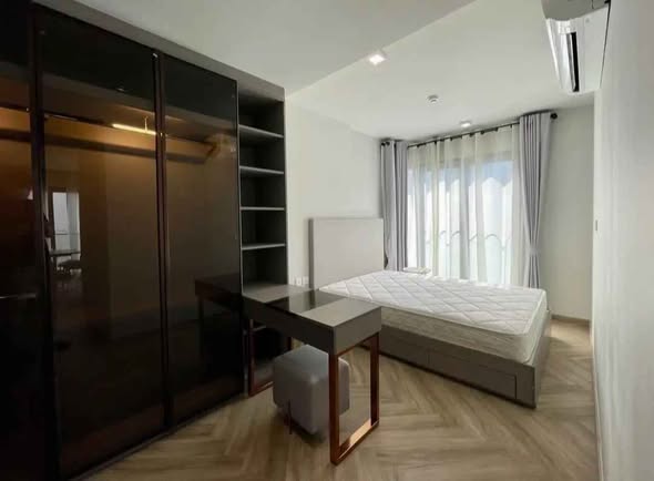 bedroom and room interior of CHAPTER THONGLOR 25