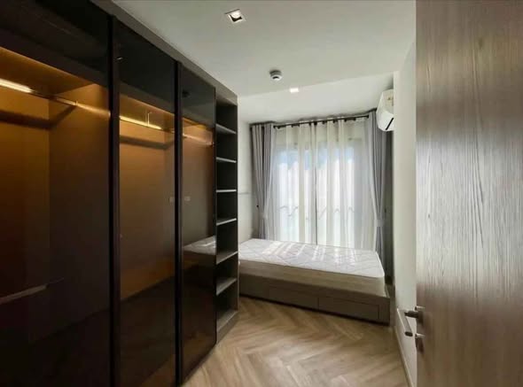 bedroom and room interior of CHAPTER THONGLOR 25