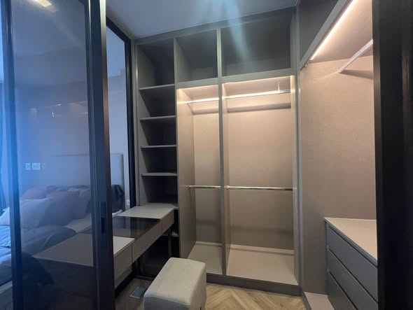 bedroom and room interior of CHAPTER THONGLOR 25