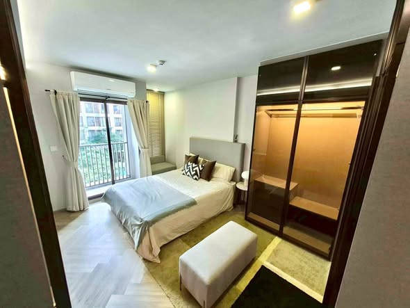 bedroom and room interior of CHAPTER THONGLOR 25