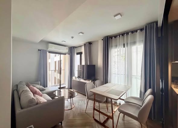 living room and bedroom of CHAPTER THONGLOR 25