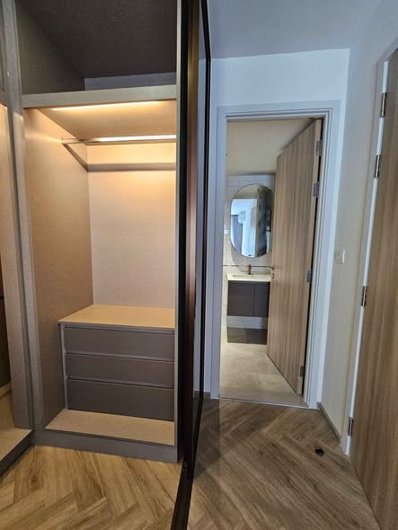 room interior of CHAPTER THONGLOR 25