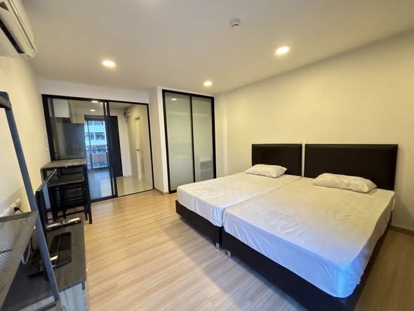 bedroom and room interior of Chateau In Town Pinklao – Siriraj