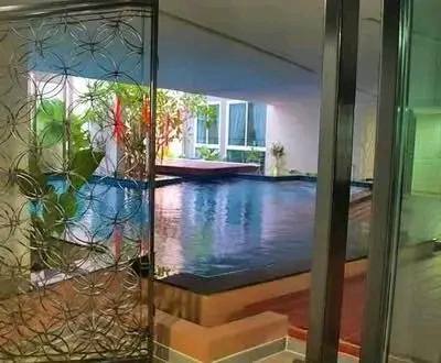 pool and room interior of Chateau In Town Ratchada 20 Condo