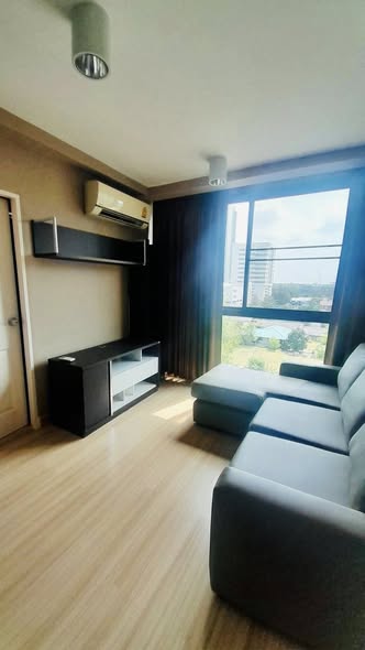 bedroom and living room of Chateau in Town Sukhumvit 62/1 Phase 2