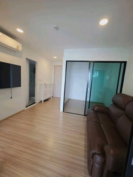 living room and room interior of Chewathai Hallmark Ladprao – Chokchai 4