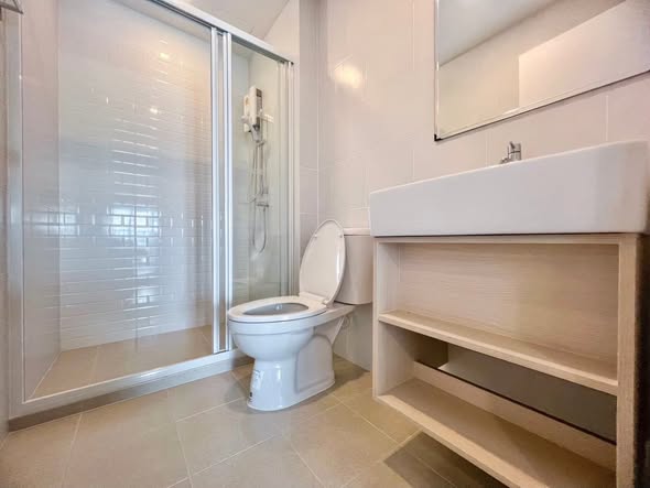 bathroom of Chewathai Hallmark Ladprao – Chokchai 4 Phase 2