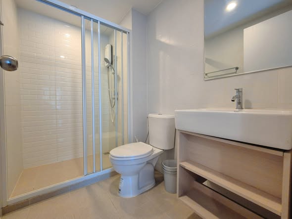 bathroom of Chewathai Hallmark Ladprao – Chokchai 4 Phase 2
