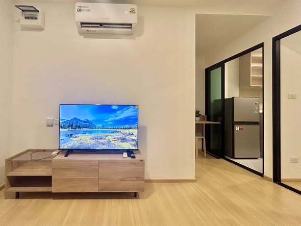 living room and bedroom and room interior of Chewathai Hallmark Ladprao – Chokchai 4 Phase 2