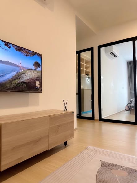 living room and room interior of Chewathai Hallmark Ladprao – Chokchai 4 Phase 2