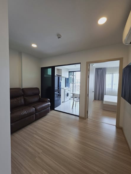 living room and room interior of Chewathai Hallmark Ladprao – Chokchai 4 Phase 2