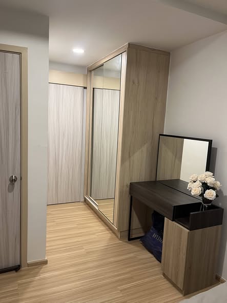 room interior and bathroom of Chewathai Hallmark Ladprao – Chokchai 4