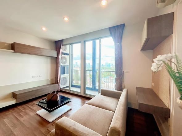 living room of Chewathai Interchange
