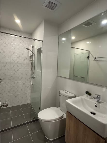 bathroom of Chewathai Pinklao | ชีวาทัย ปิ่นเกล้า