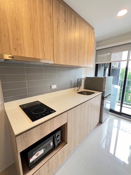 bathroom and kitchen of Chewathai Pinklao | ชีวาทัย ปิ่นเกล้า