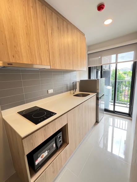 bathroom and kitchen of Chewathai Pinklao | ชีวาทัย ปิ่นเกล้า