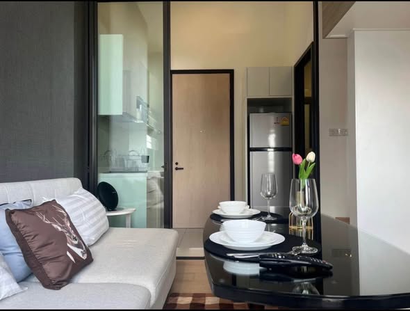 living room and room interior of Chewathai Residence Asoke