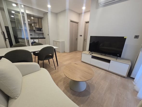 living room and bedroom of Chewathai Residence Thong Lo