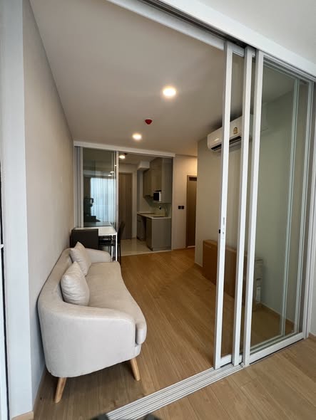 room interior of Chewathai Residence Thong Lo