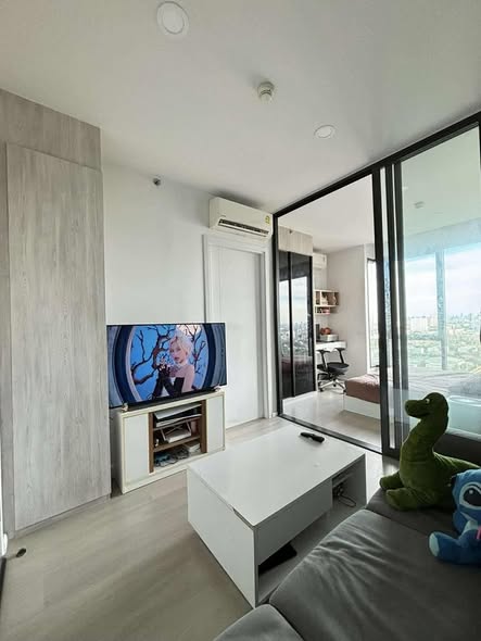 bedroom and room interior of เซียล่า ศรีปทุม (CIELA Sripatum)