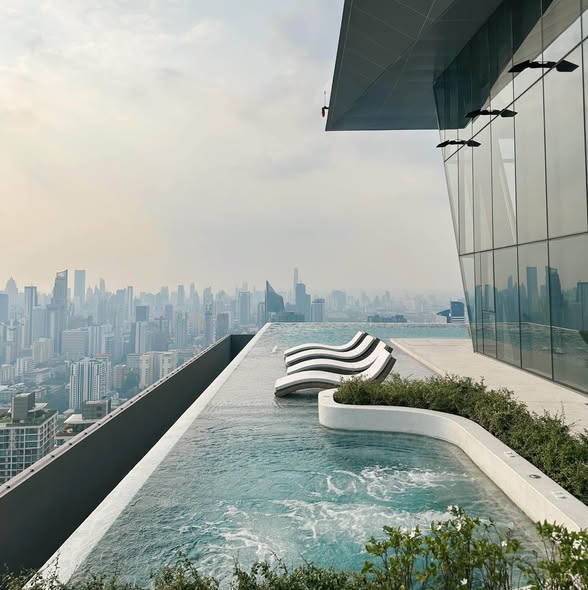 pool of CLOUD Thonglor-Phetchaburi