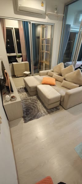 living room of COBE Kaset-Sripatum (โค้บบ์ เกษตร-ศรีปทุม)